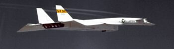 Bombardér XB-70 Valkyrie za letu se sklopenými konci delta křídla