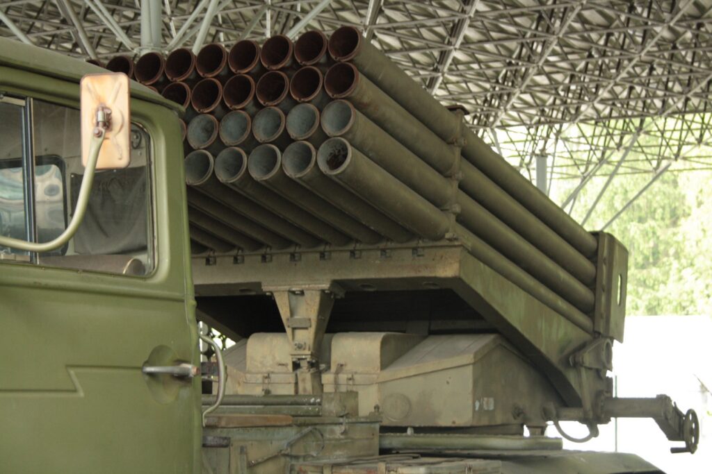 Raketomet BM-21 Grad na podvozku nákladního automobilu Ural