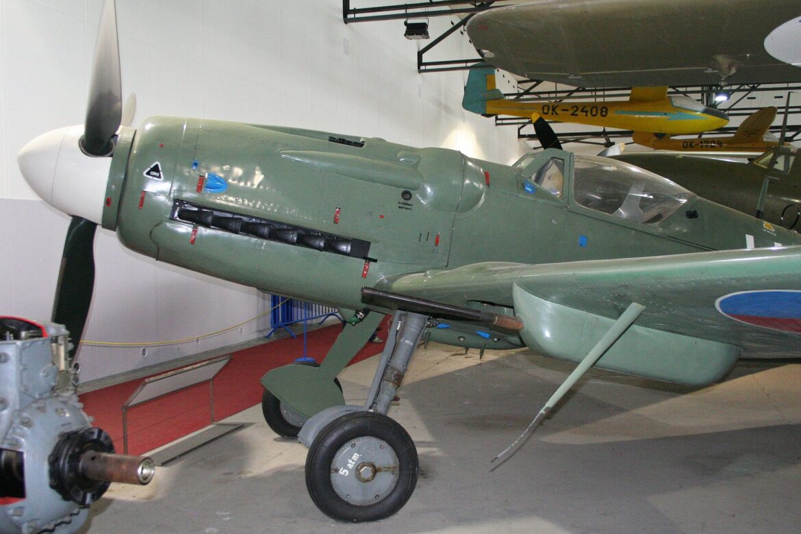 Československý poválečný stíhací letoun Avia S-199 v expozici Leteckého muzea Kbely.