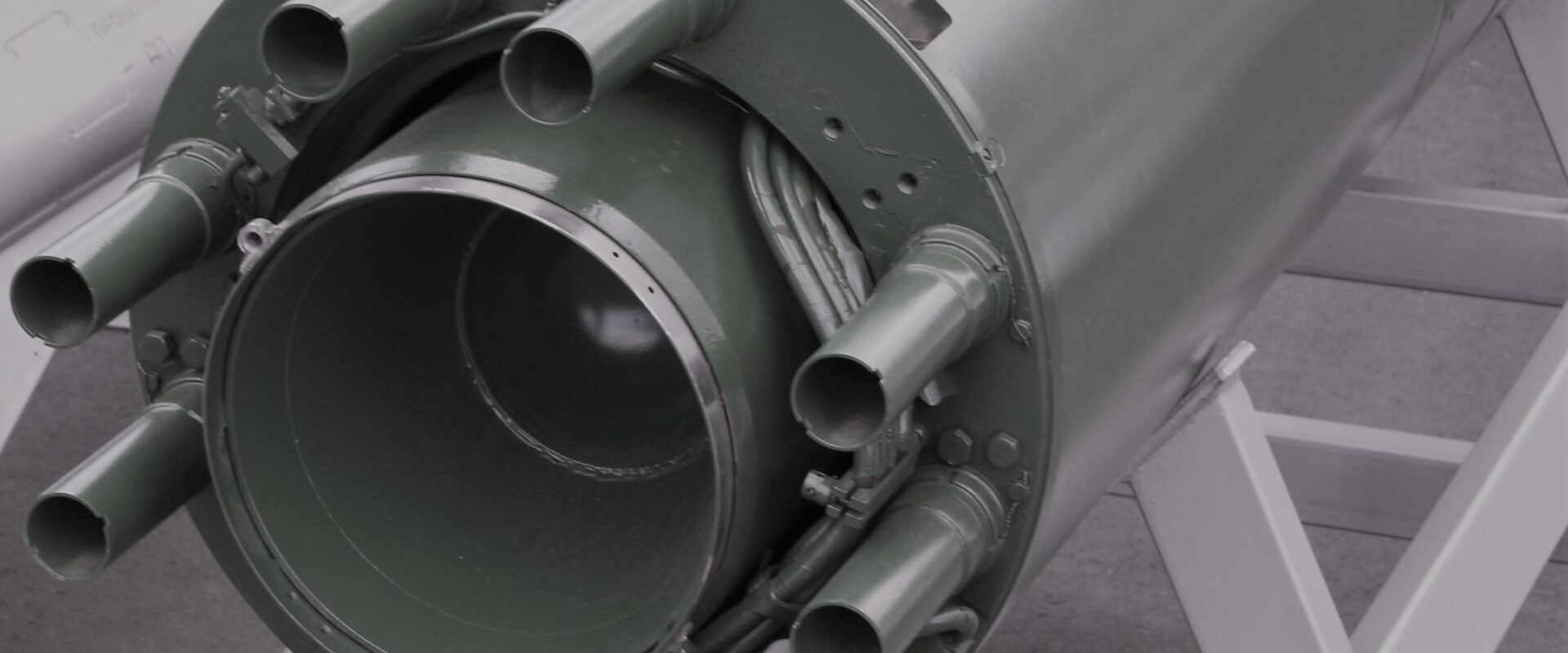 Zadní část superkavitačního torpéda Škval s raketovým pohonem a stabilizátory