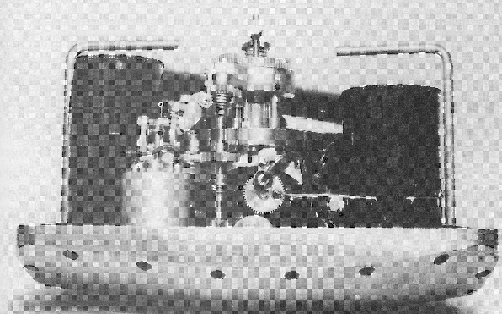 Detailní pohled na nechvalně známý magnetický a kontaktní zapalovač Mark 6 pro torpédo Mark 14